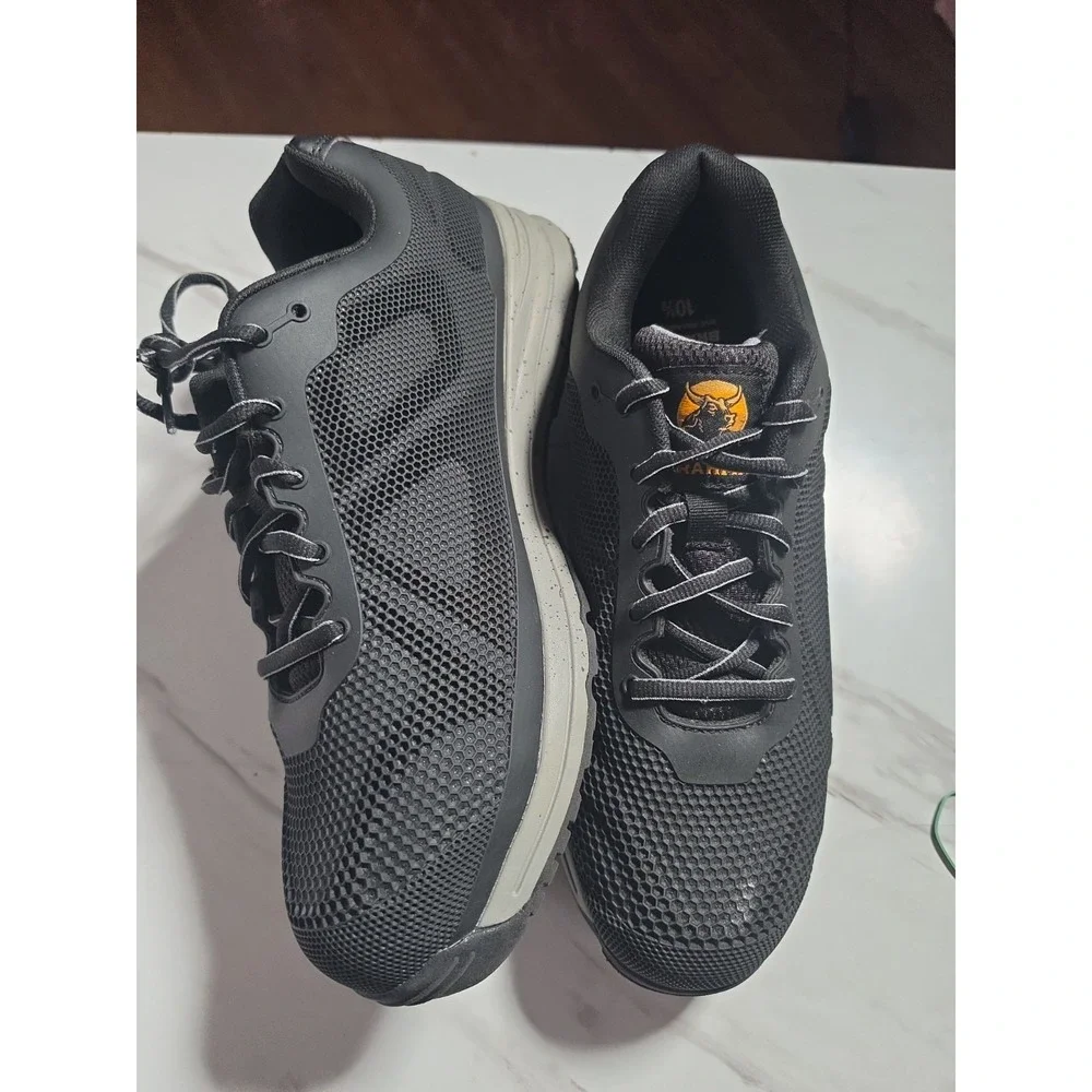 Used Brahma Men's Kamden steel toe work shoes in black mesh Size 10 1/2